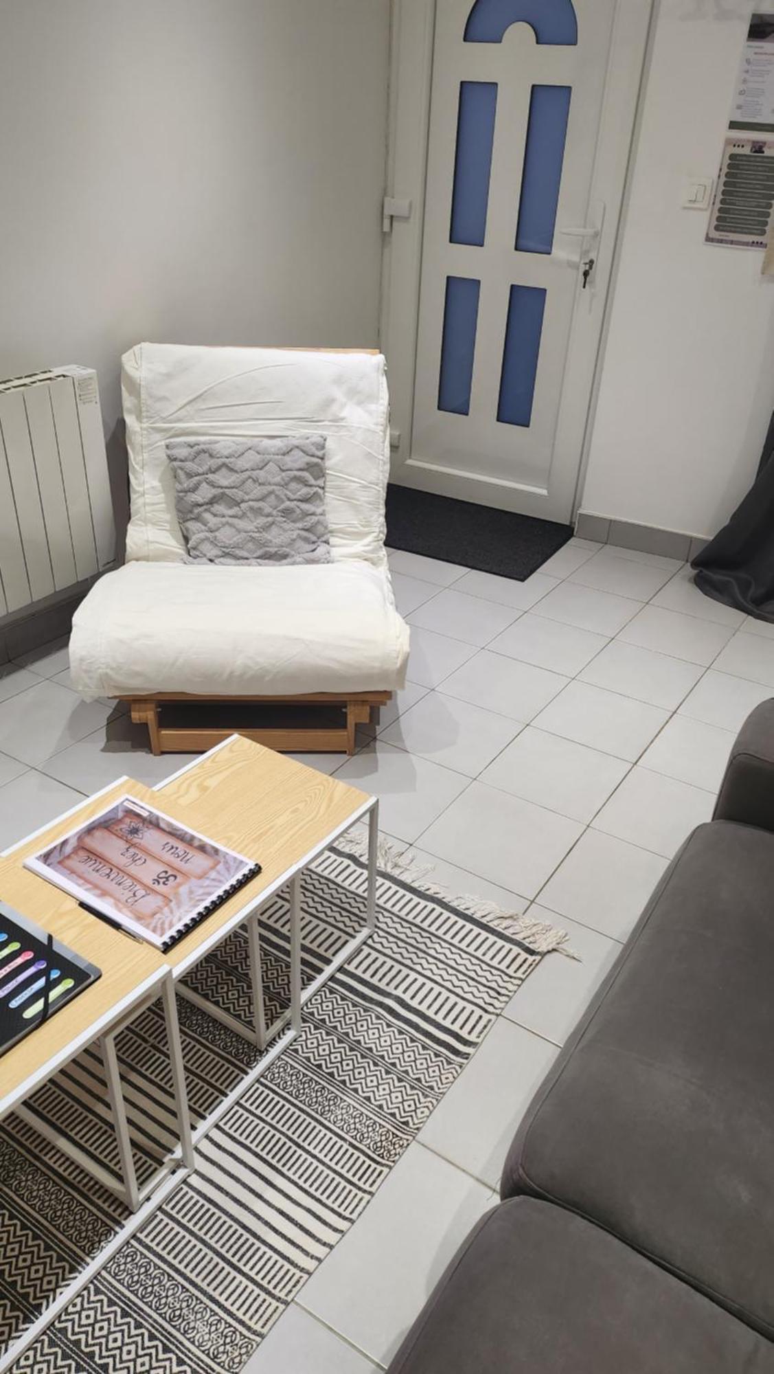 Joli Studio En Centre Ville Faremoutiers Ngoại thất bức ảnh